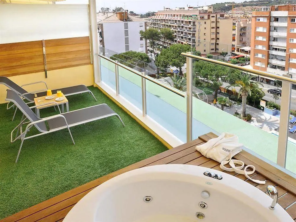 Hotel Oasis Park Junior Suites Lloret de Mar